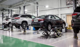 Limp mode: common causes and how to fix it Carbuyer